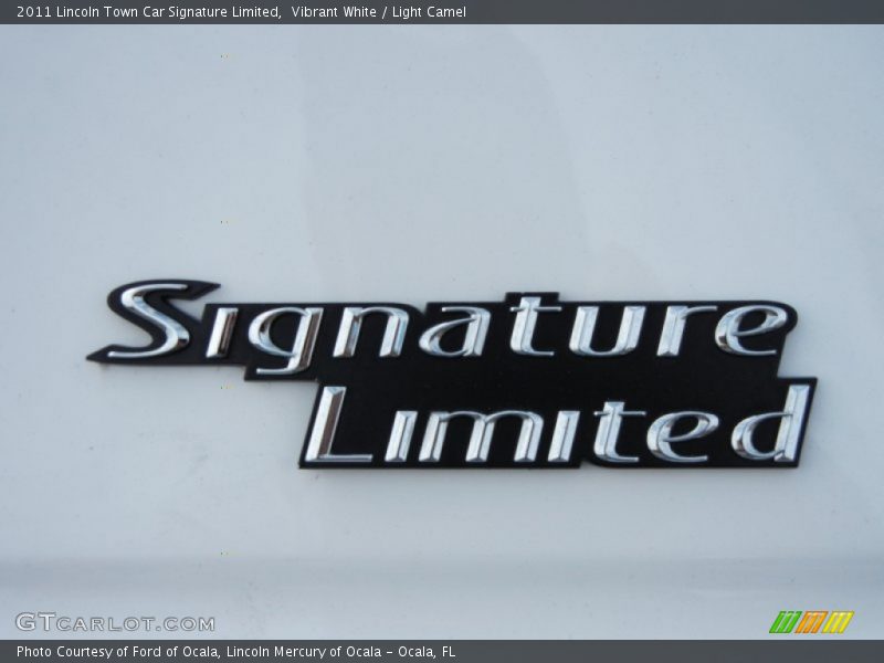 Vibrant White / Light Camel 2011 Lincoln Town Car Signature Limited