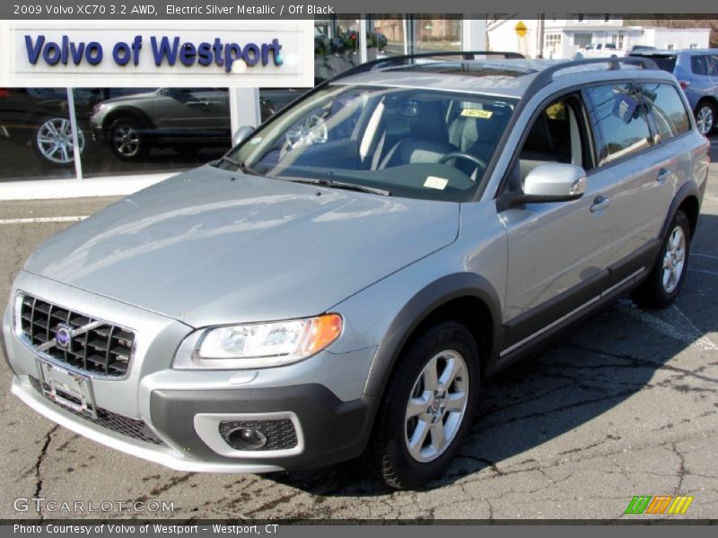 Electric Silver Metallic / Off Black 2009 Volvo XC70 3.2 AWD