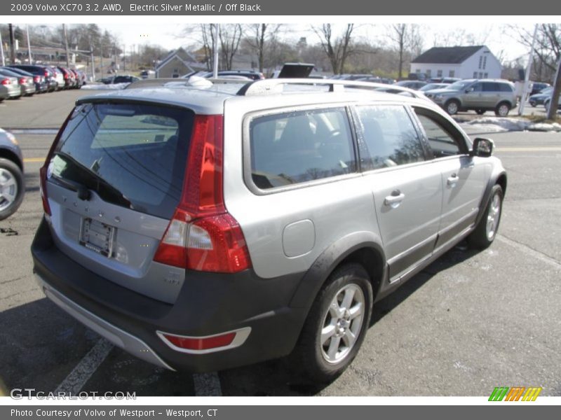 Electric Silver Metallic / Off Black 2009 Volvo XC70 3.2 AWD