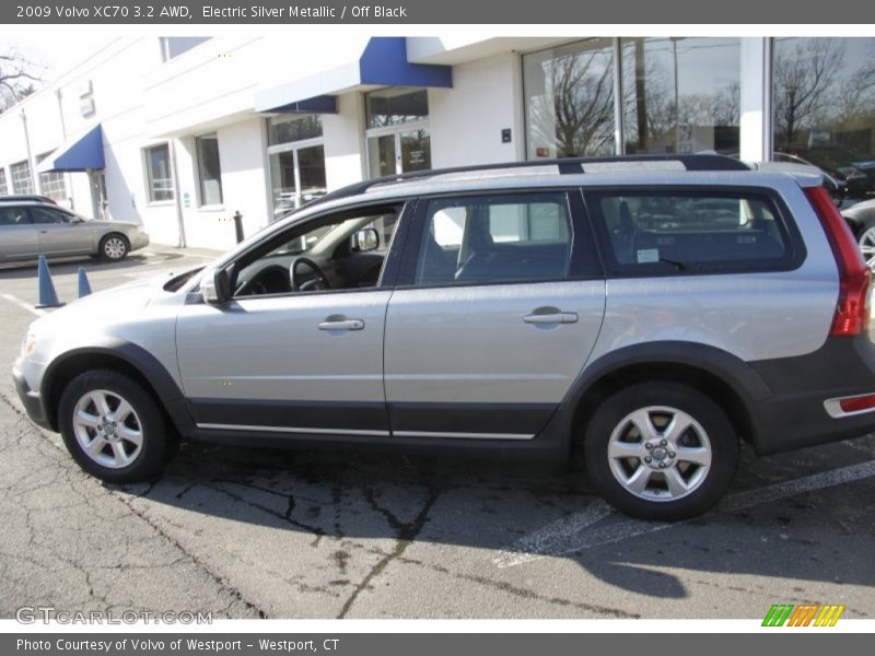 Electric Silver Metallic / Off Black 2009 Volvo XC70 3.2 AWD
