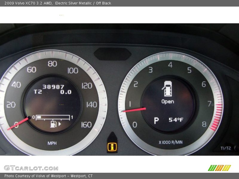 Electric Silver Metallic / Off Black 2009 Volvo XC70 3.2 AWD