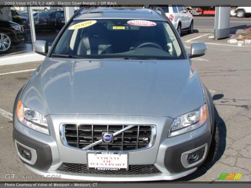 Electric Silver Metallic / Off Black 2009 Volvo XC70 3.2 AWD