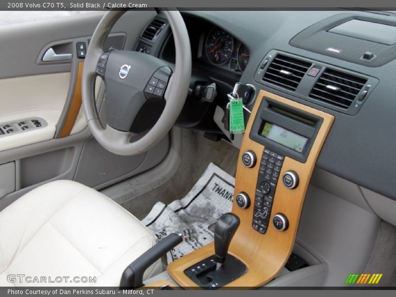 Solid Black / Calcite Cream 2008 Volvo C70 T5