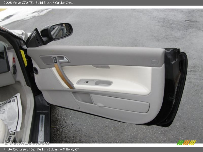 Solid Black / Calcite Cream 2008 Volvo C70 T5