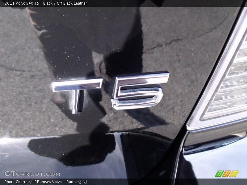 Black / Off Black Leather 2011 Volvo S40 T5