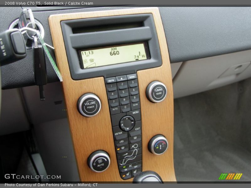 Solid Black / Calcite Cream 2008 Volvo C70 T5