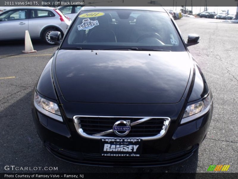 Black / Off Black Leather 2011 Volvo S40 T5