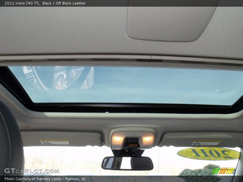 Black / Off Black Leather 2011 Volvo S40 T5