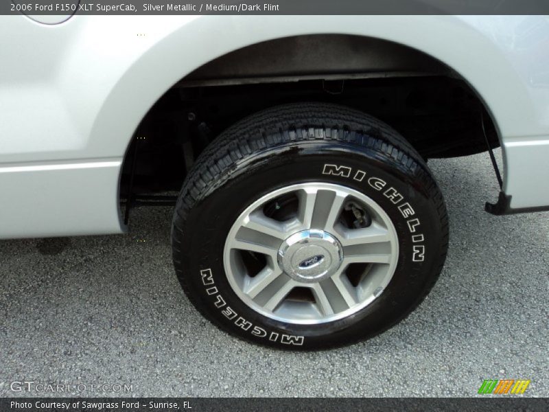 Silver Metallic / Medium/Dark Flint 2006 Ford F150 XLT SuperCab