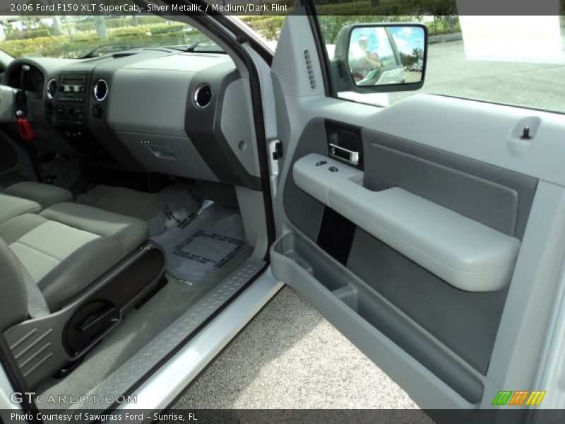 Silver Metallic / Medium/Dark Flint 2006 Ford F150 XLT SuperCab
