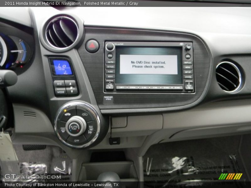 Controls of 2011 Insight Hybrid EX Navigation