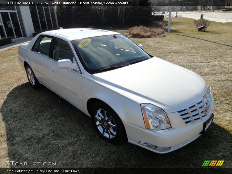 White Diamond Tricoat / Shale/Cocoa Accents 2011 Cadillac DTS Luxury