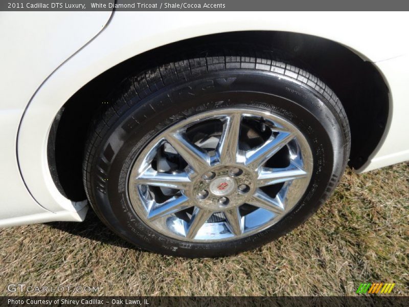 White Diamond Tricoat / Shale/Cocoa Accents 2011 Cadillac DTS Luxury