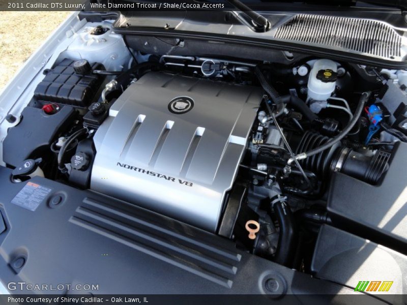 White Diamond Tricoat / Shale/Cocoa Accents 2011 Cadillac DTS Luxury