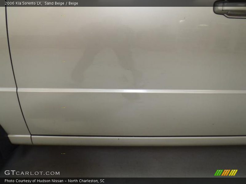 Sand Beige / Beige 2006 Kia Sorento LX