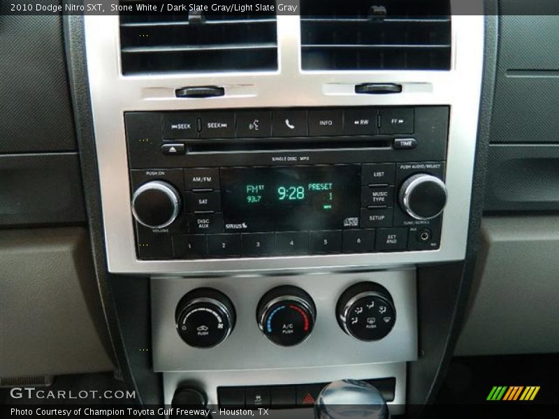 Stone White / Dark Slate Gray/Light Slate Gray 2010 Dodge Nitro SXT