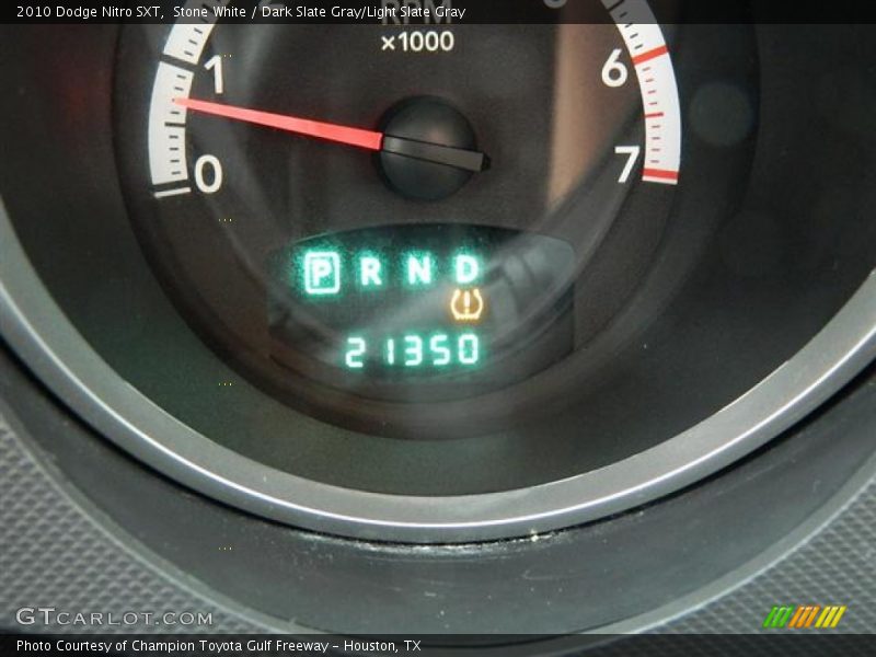 Stone White / Dark Slate Gray/Light Slate Gray 2010 Dodge Nitro SXT