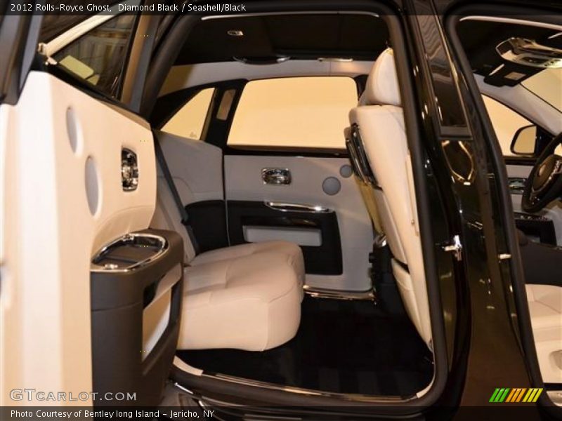 Diamond Black / Seashell/Black 2012 Rolls-Royce Ghost