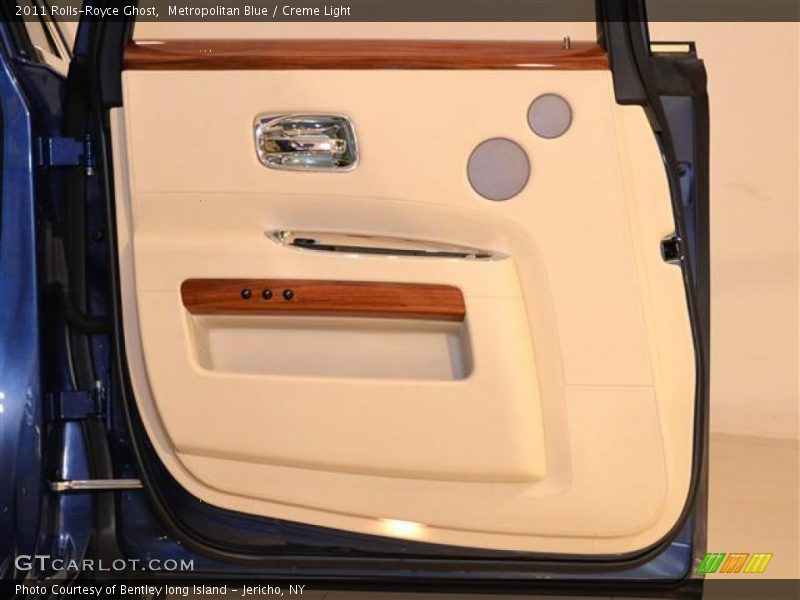 Metropolitan Blue / Creme Light 2011 Rolls-Royce Ghost