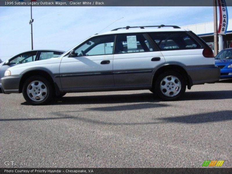Glacier White / Black 1996 Subaru Legacy Outback Wagon