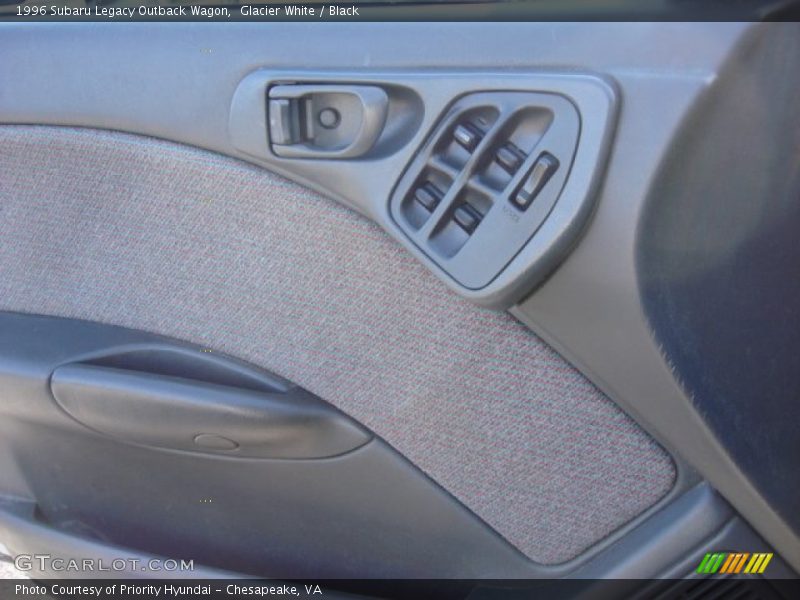 Glacier White / Black 1996 Subaru Legacy Outback Wagon