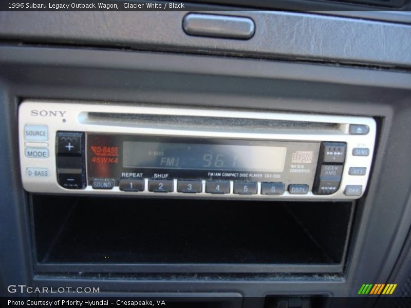 Glacier White / Black 1996 Subaru Legacy Outback Wagon