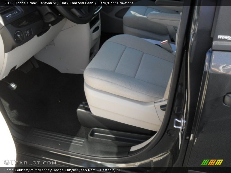 Dark Charcoal Pearl / Black/Light Graystone 2012 Dodge Grand Caravan SE