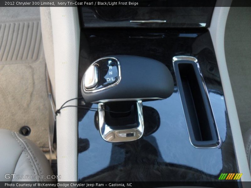Ivory Tri-Coat Pearl / Black/Light Frost Beige 2012 Chrysler 300 Limited