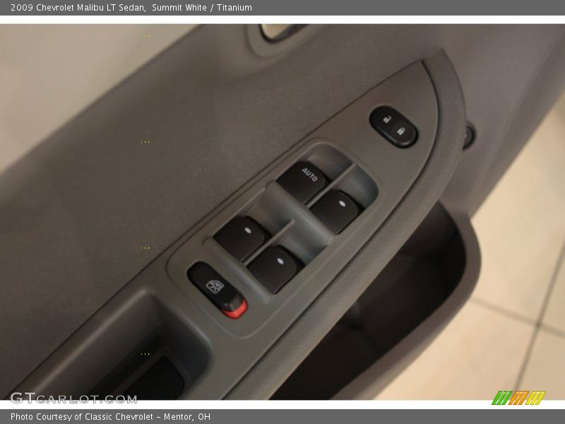 Summit White / Titanium 2009 Chevrolet Malibu LT Sedan