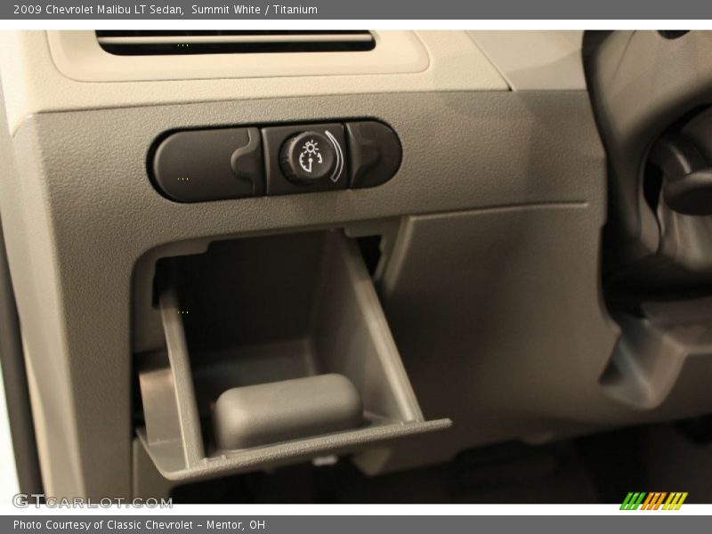 Summit White / Titanium 2009 Chevrolet Malibu LT Sedan