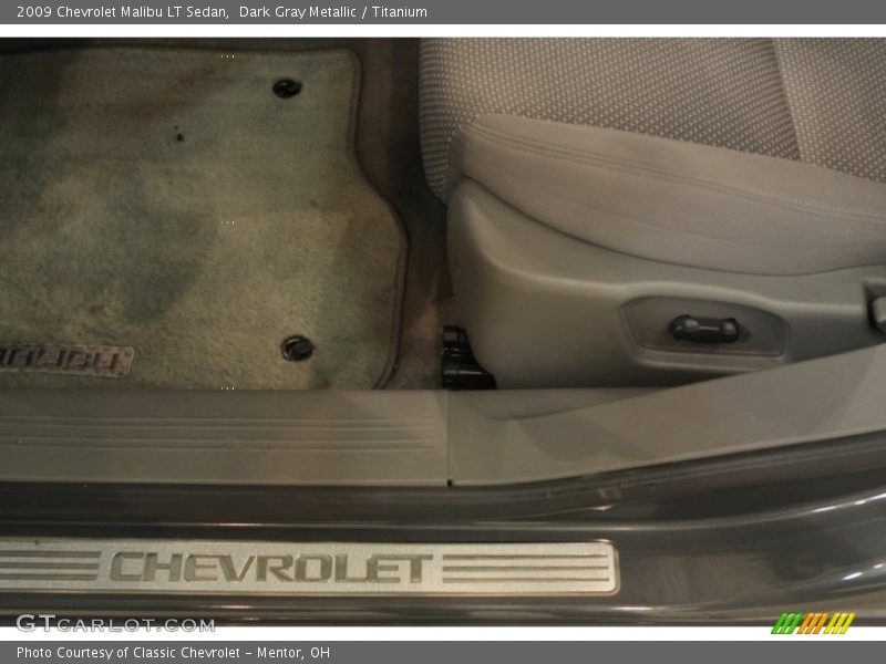 Dark Gray Metallic / Titanium 2009 Chevrolet Malibu LT Sedan