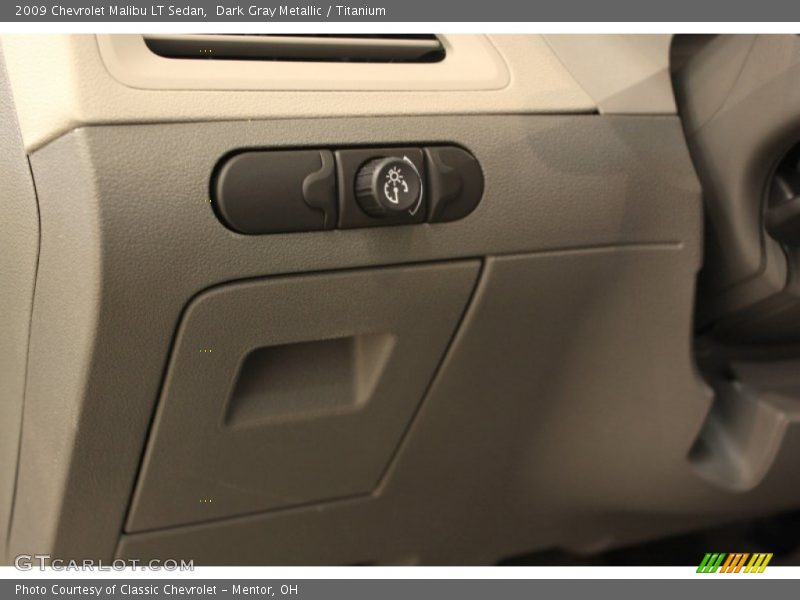 Dark Gray Metallic / Titanium 2009 Chevrolet Malibu LT Sedan