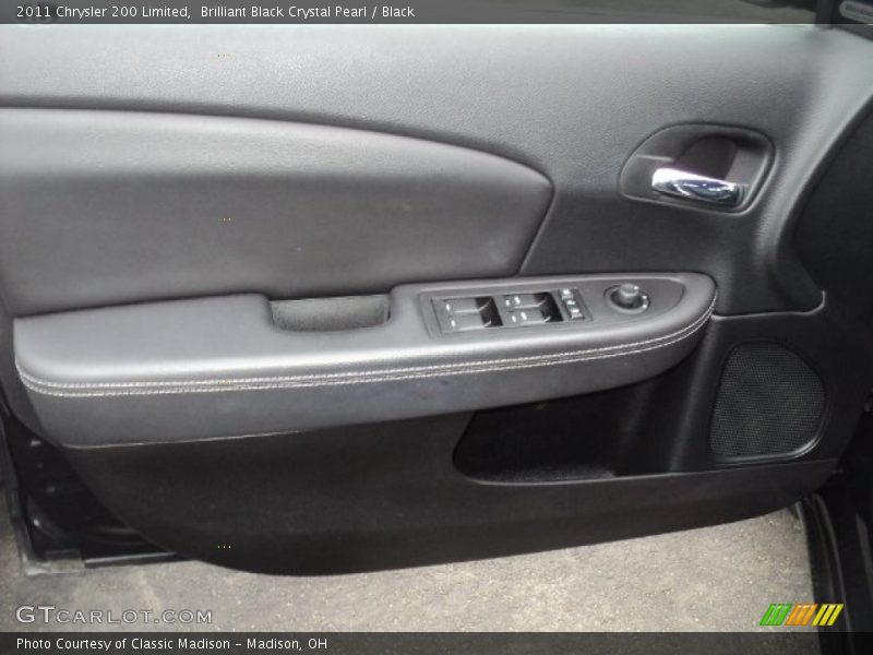 Brilliant Black Crystal Pearl / Black 2011 Chrysler 200 Limited