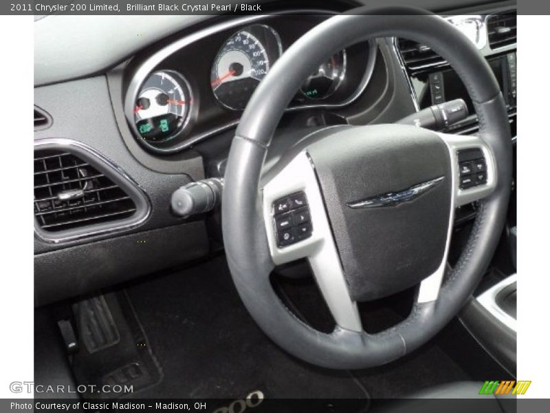 Brilliant Black Crystal Pearl / Black 2011 Chrysler 200 Limited