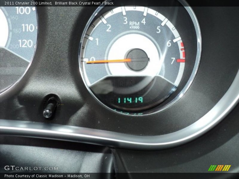 Brilliant Black Crystal Pearl / Black 2011 Chrysler 200 Limited