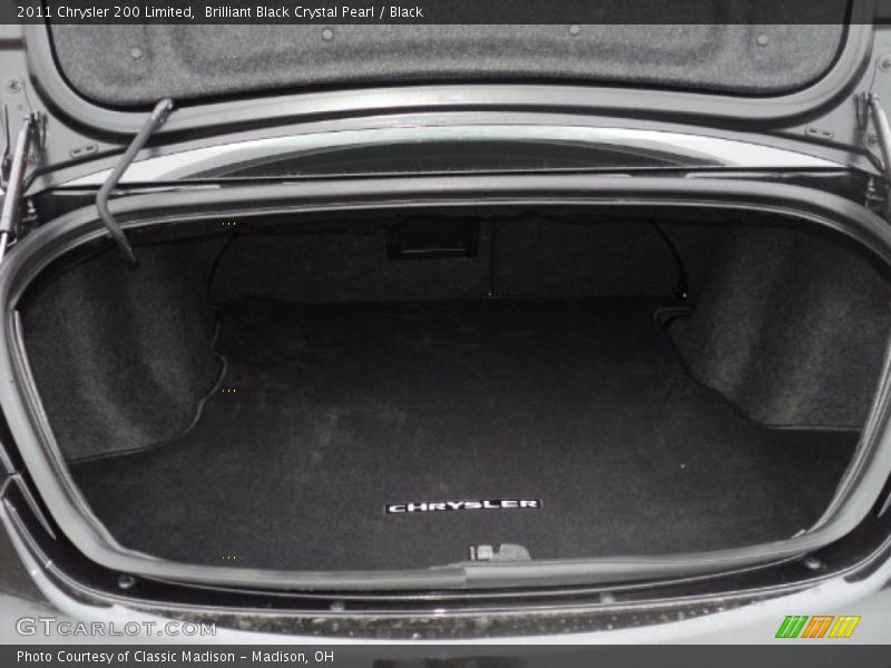 Brilliant Black Crystal Pearl / Black 2011 Chrysler 200 Limited