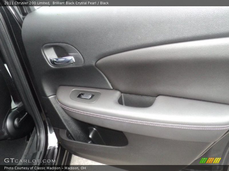 Brilliant Black Crystal Pearl / Black 2011 Chrysler 200 Limited