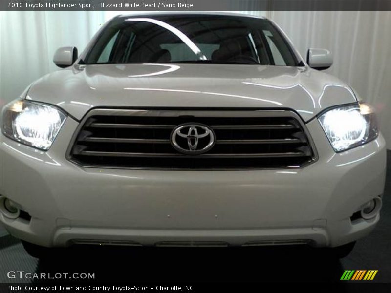 Blizzard White Pearl / Sand Beige 2010 Toyota Highlander Sport