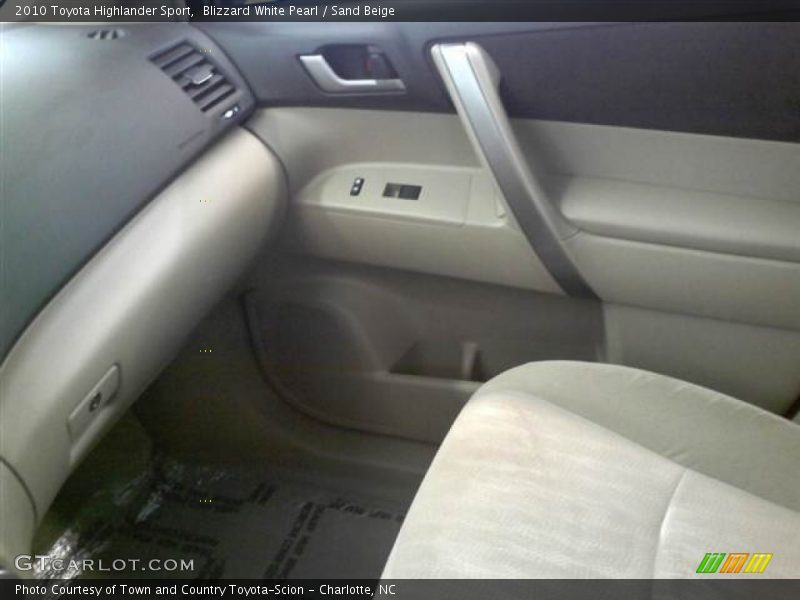 Blizzard White Pearl / Sand Beige 2010 Toyota Highlander Sport