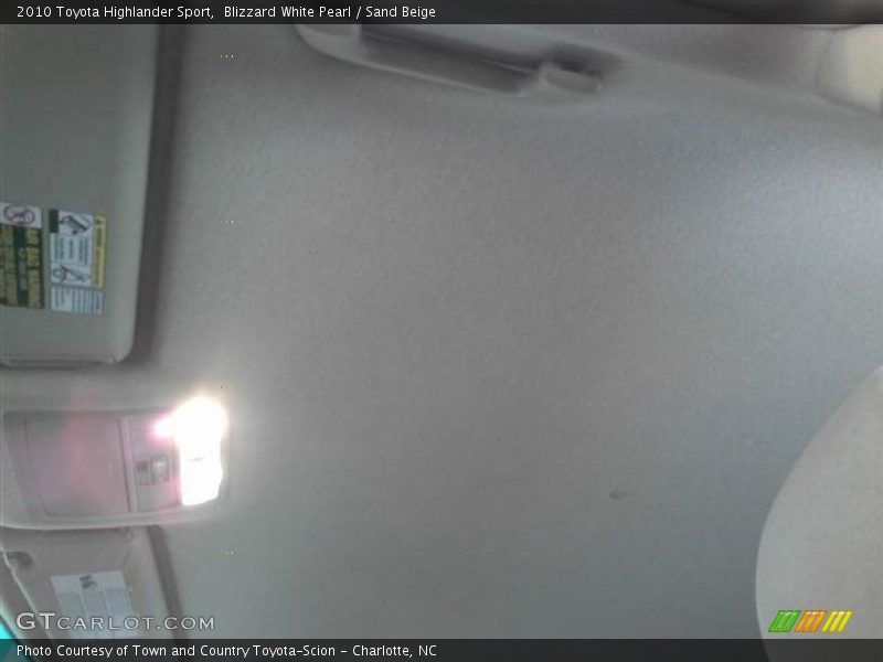 Blizzard White Pearl / Sand Beige 2010 Toyota Highlander Sport