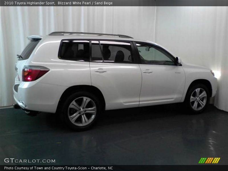 Blizzard White Pearl / Sand Beige 2010 Toyota Highlander Sport