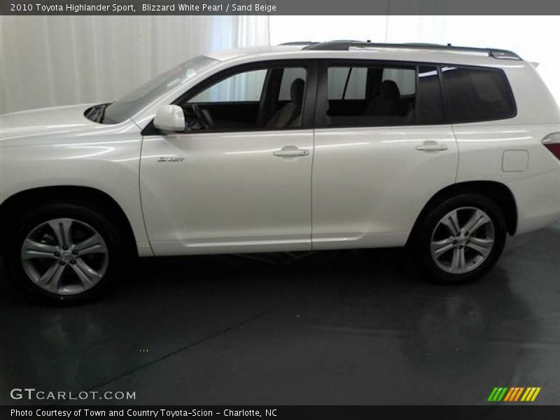 Blizzard White Pearl / Sand Beige 2010 Toyota Highlander Sport