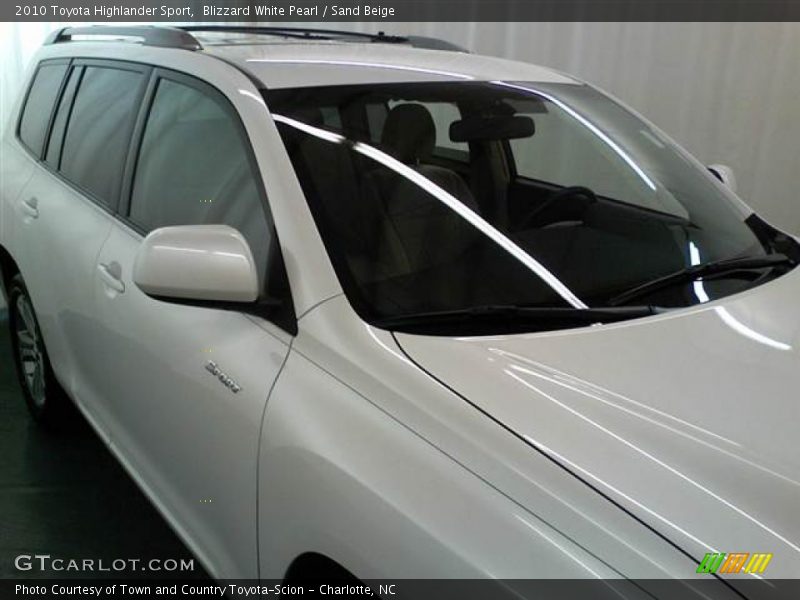 Blizzard White Pearl / Sand Beige 2010 Toyota Highlander Sport