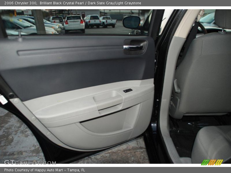 Brilliant Black Crystal Pearl / Dark Slate Gray/Light Graystone 2006 Chrysler 300