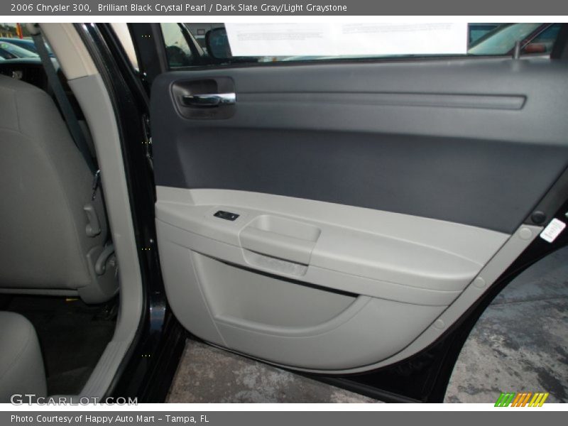 Brilliant Black Crystal Pearl / Dark Slate Gray/Light Graystone 2006 Chrysler 300