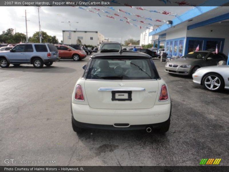Pepper White / Grey/Carbon Black 2007 Mini Cooper Hardtop