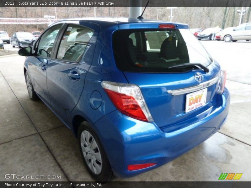 Blazing Blue Pearl / Ash Gray 2012 Toyota Yaris LE 5 Door