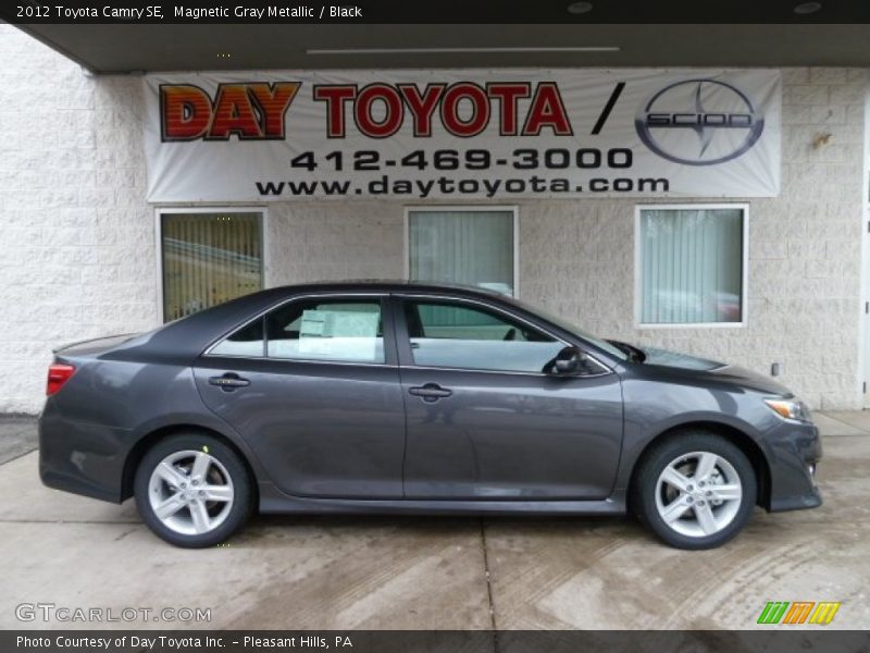 Magnetic Gray Metallic / Black 2012 Toyota Camry SE