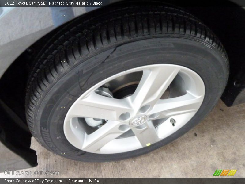 Magnetic Gray Metallic / Black 2012 Toyota Camry SE