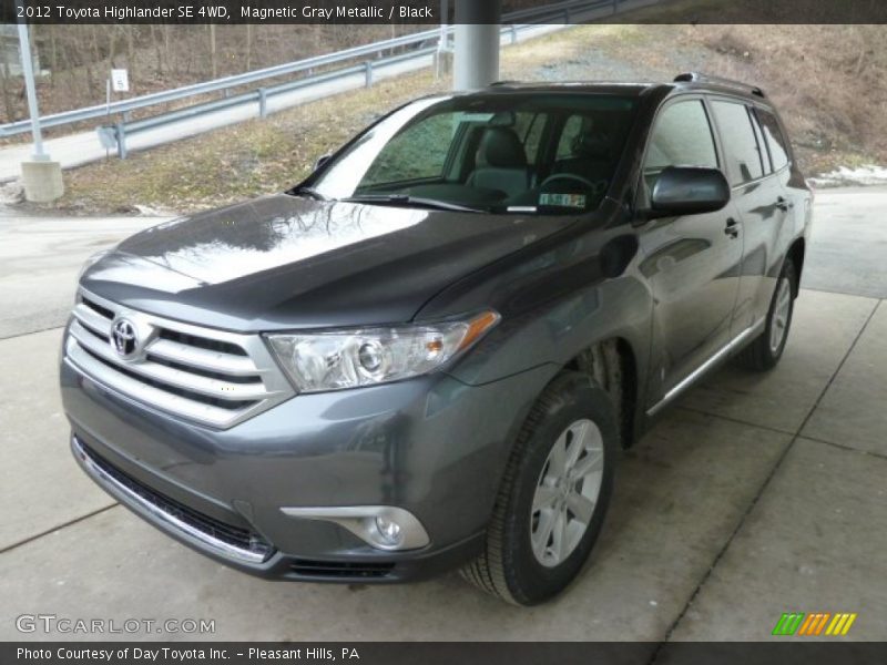 Magnetic Gray Metallic / Black 2012 Toyota Highlander SE 4WD